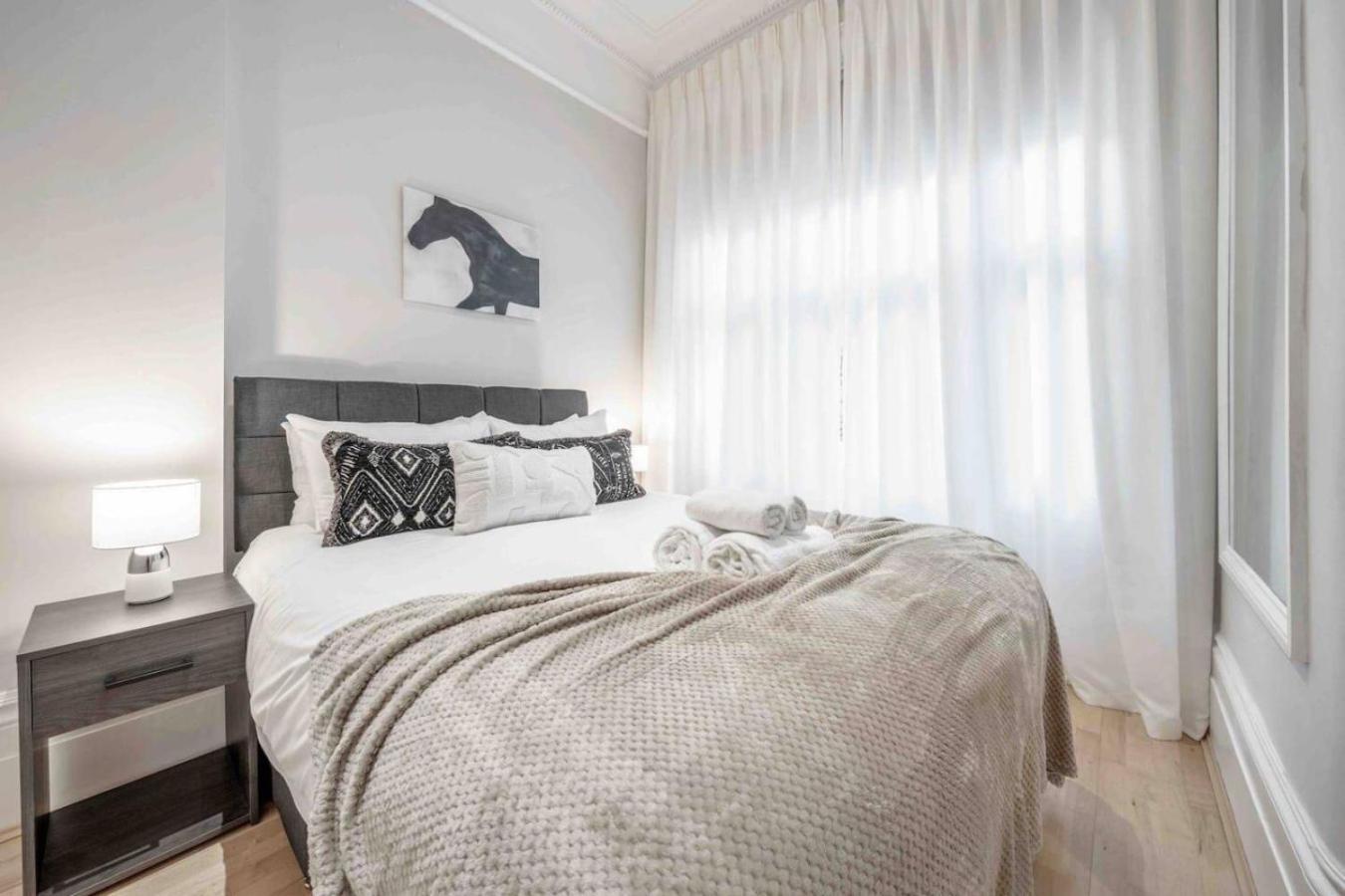 2br, Garden, 60